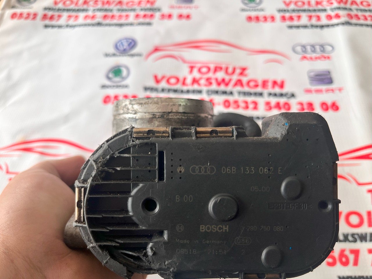 AUDİ A4 1.8T APT BOGAZ KELEBEĞİ ORJİNAL ÇIKMA 06B133062E AUDİ A4 1.8T APT BOGAZ KELEBEĞİ ORJİNAL ÇIKMA 06B133062E